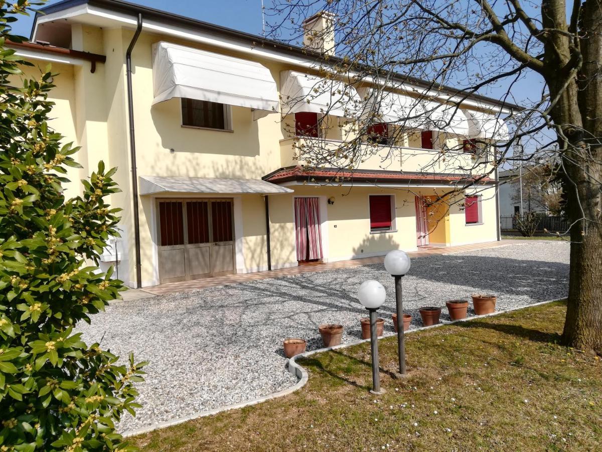 ホテル Borgo Barucchella Sant'Andra エクステリア 写真