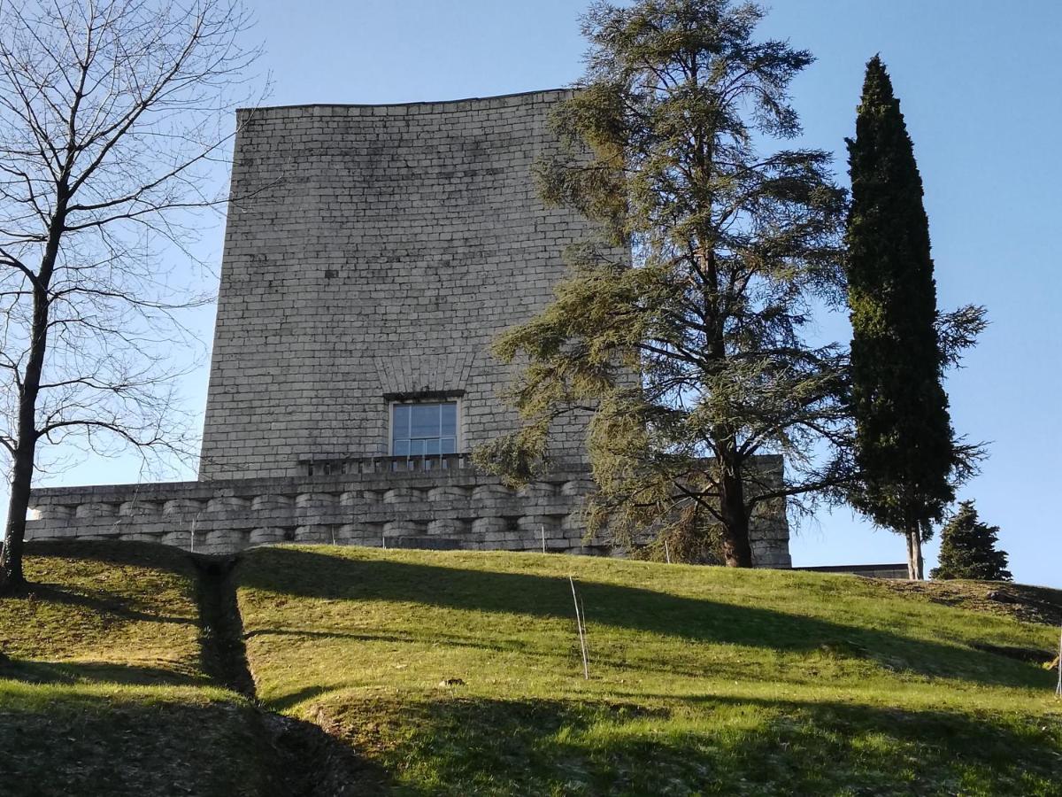 ホテル Borgo Barucchella Sant'Andra エクステリア 写真
